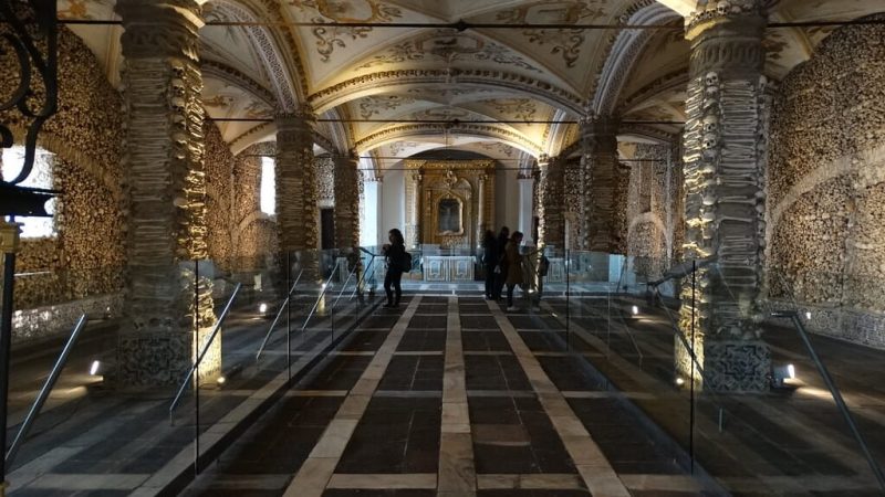 Capilla de los Huesos, Evora, Portugal (4)