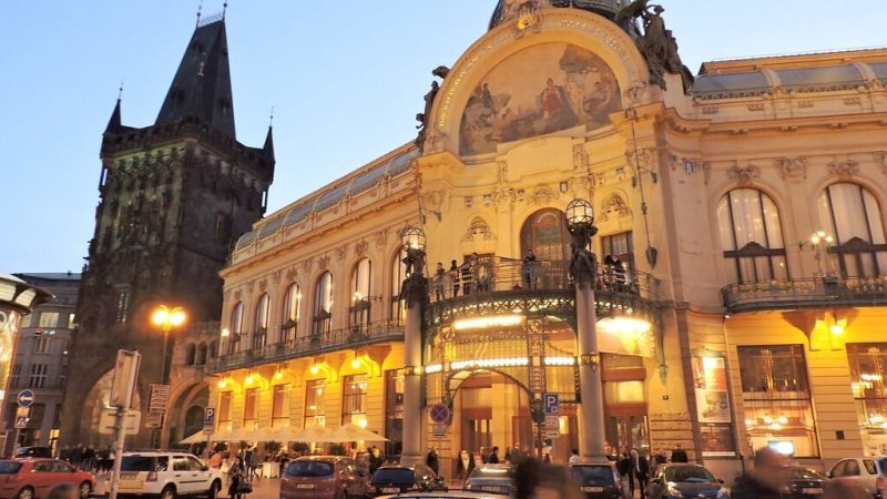 Casa Municipal y Torre de la Pólvora Praga