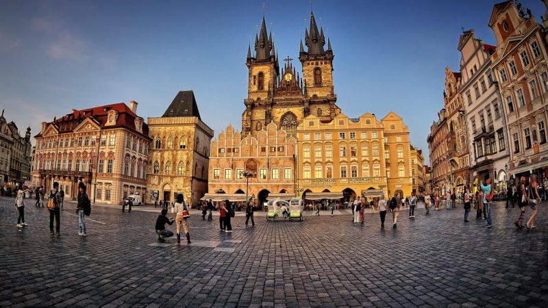 Plaza de la Ciudad Vieja. Iglesia de Nuestra Señora del Týn. Prague Praga