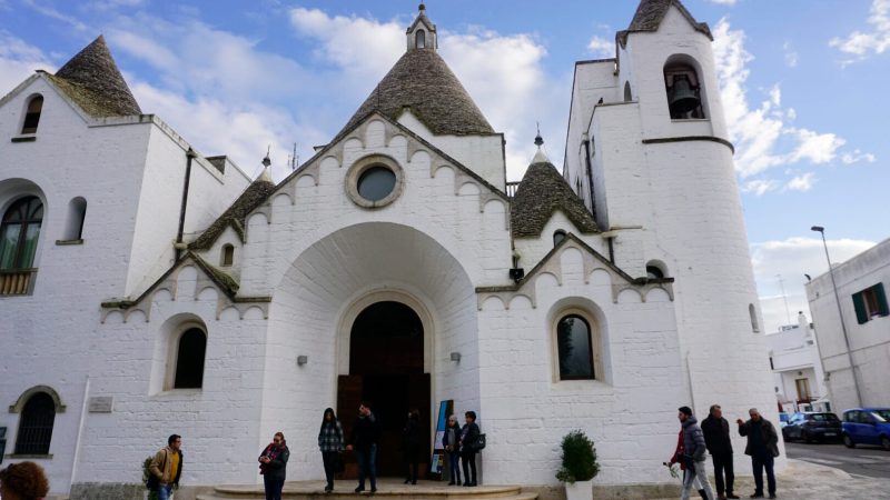 Trulli Siamesi Alberobello Italia (2)