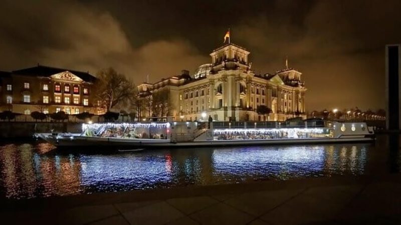 crucero por el río Spree Berlin Alemania